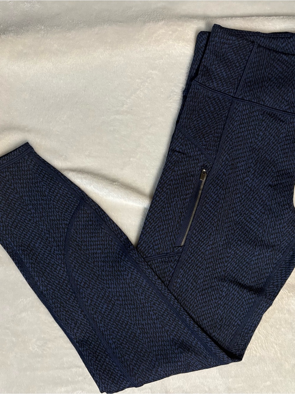 Athleta Rainier Textured Tight / Leggings